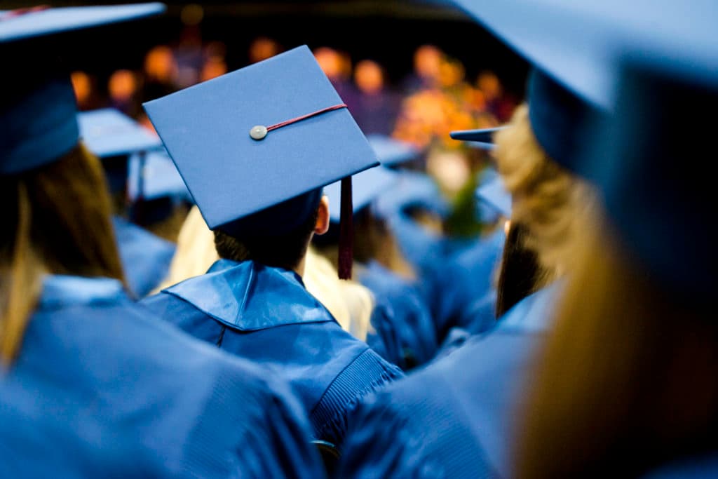 Navigating the Job Market as a New Grad: 4 Essential Strategies
