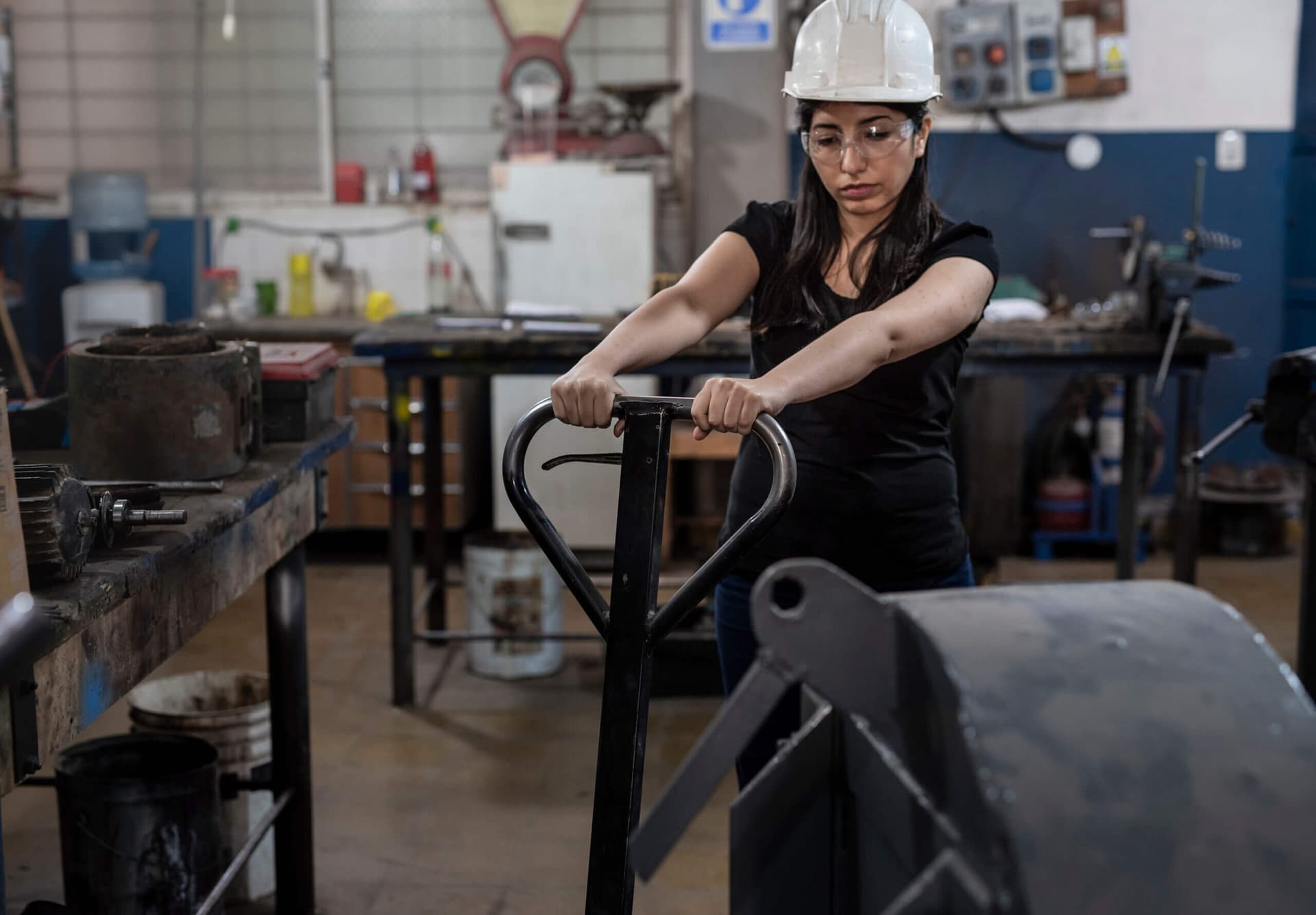 25 Game-Changing Tips for Employers Hiring Students and Recent Graduates in Manufacturing