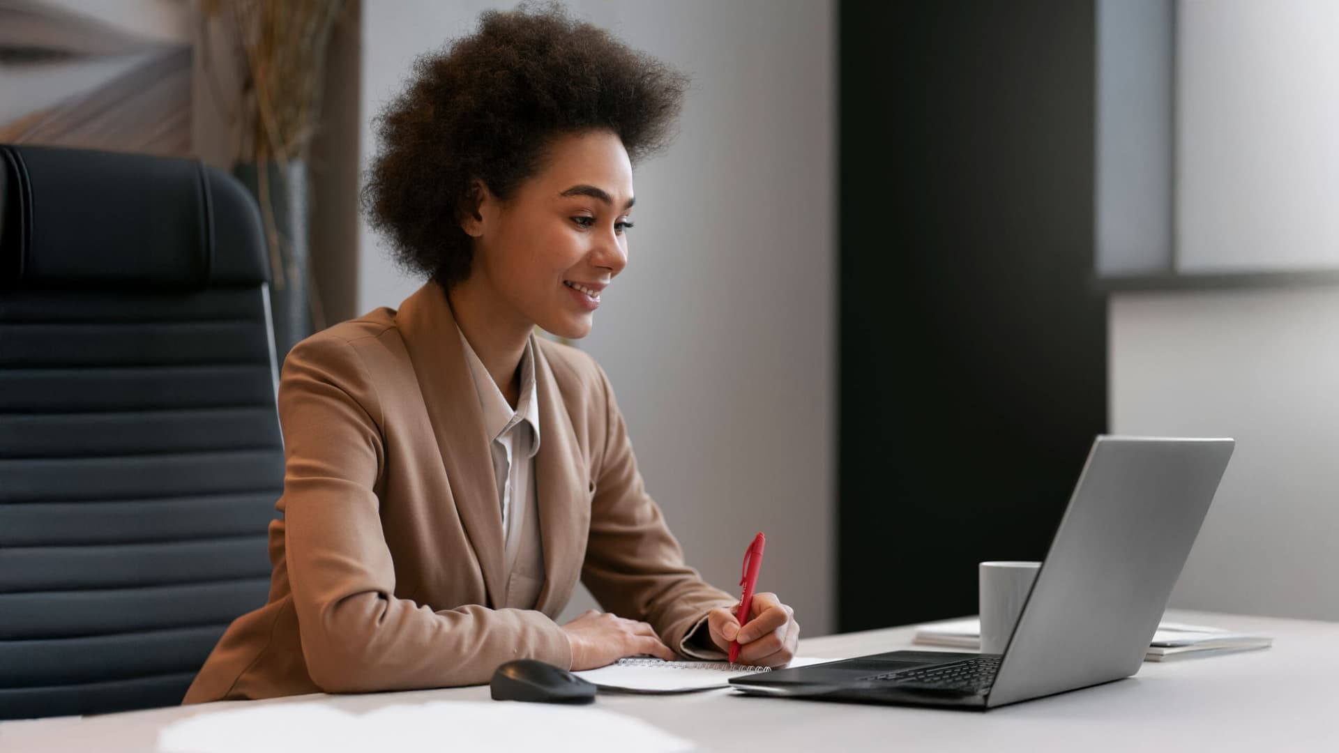 From Government to Greatness: 5 Game-Changing Tips for a Confident Career Transition